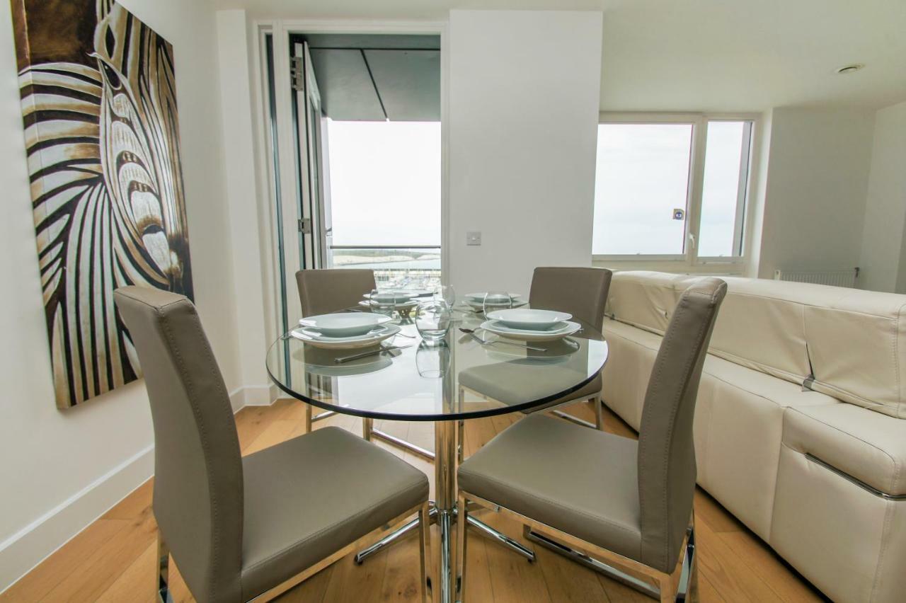 Orion Marina Sea View - Parking - By Brighton Holiday Lets エクステリア 写真